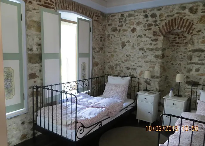 Kokkymelon Toxotes Xanthis